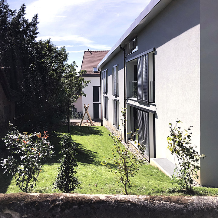 Deux bâtiments d’habitation et d’activité